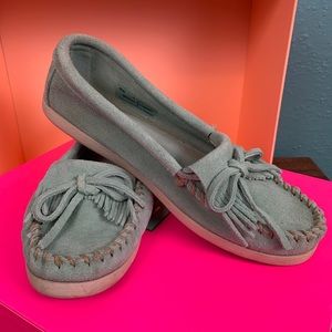 Minnetonka Moccasin Mint Color, Boat Sole. Size 8.